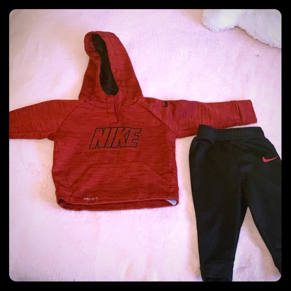 Nike Dri-Fit - Picture 1 of 1